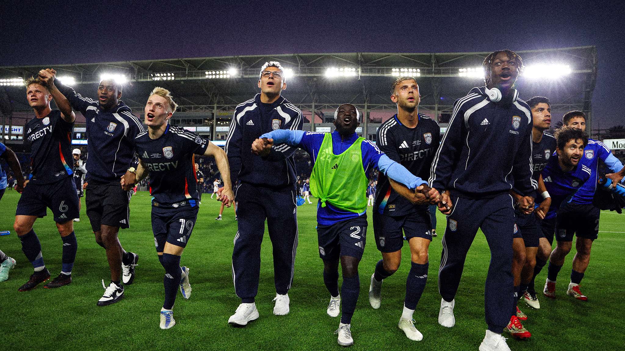 而是兩地政 而是兩地政